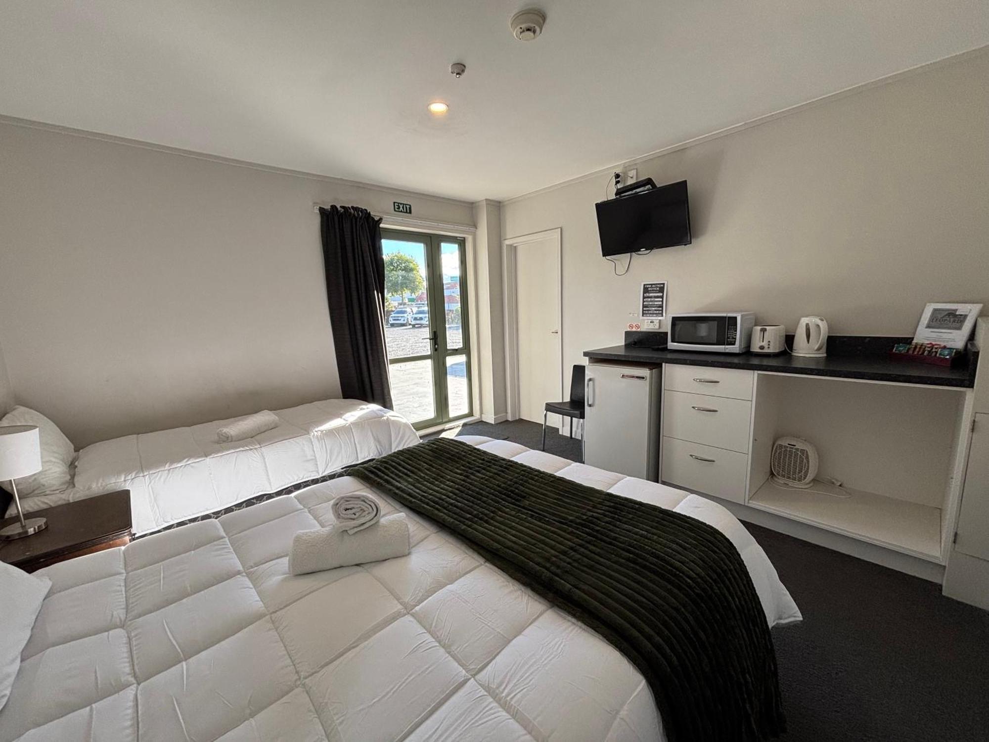 Leopard Hotel Waipukurau Экстерьер фото