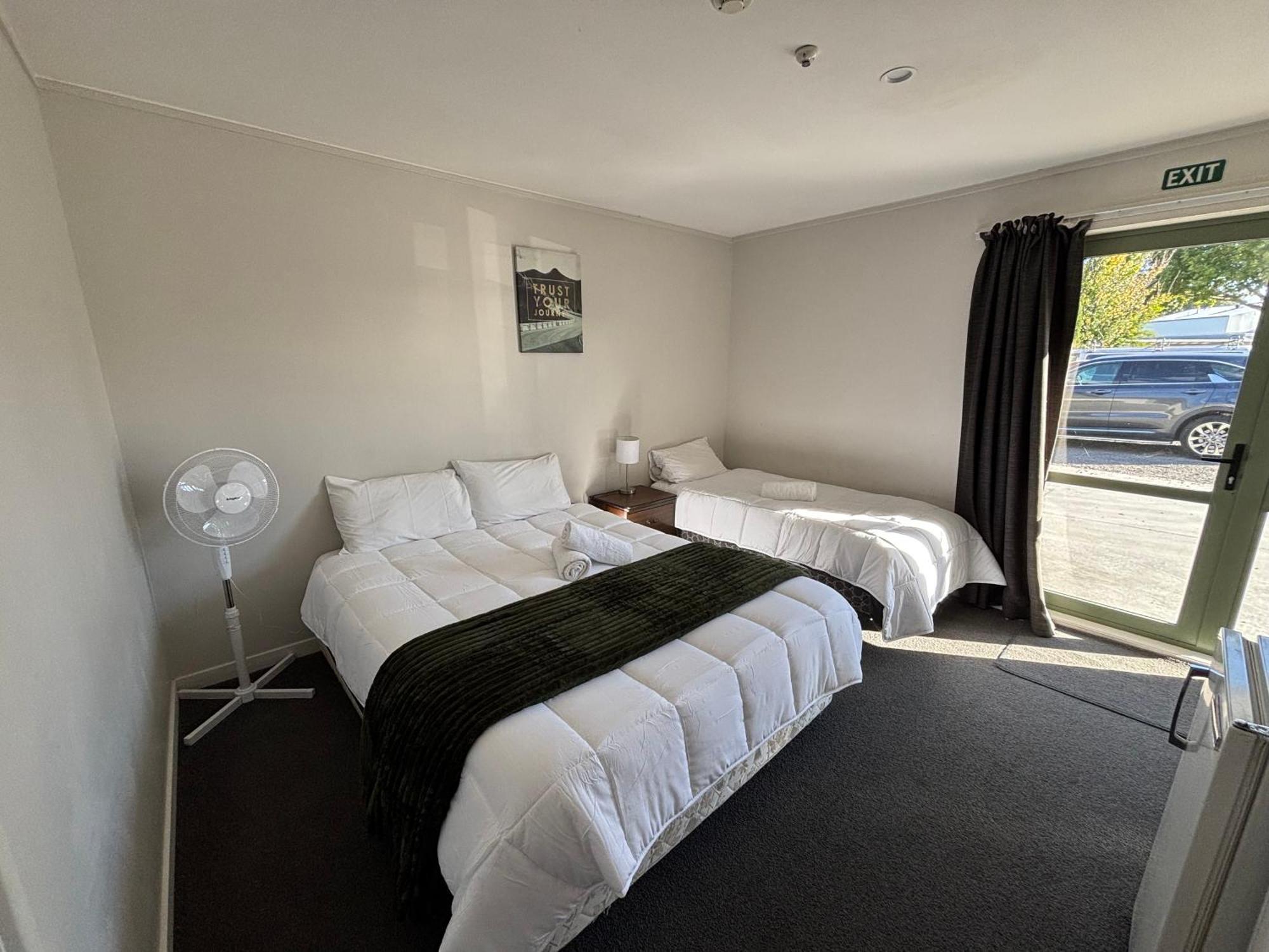 Leopard Hotel Waipukurau Экстерьер фото
