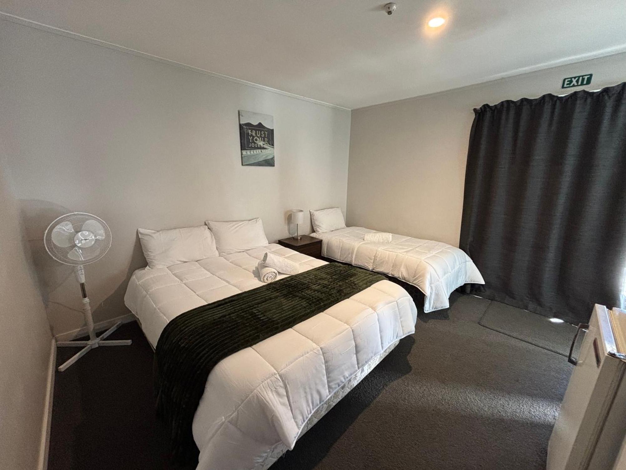 Leopard Hotel Waipukurau Экстерьер фото